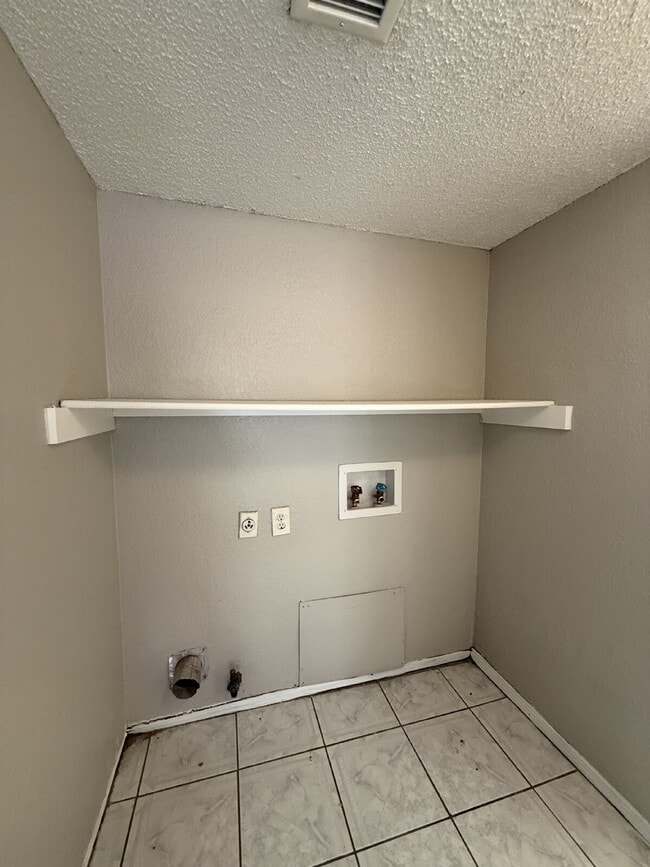 Building Photo - 11708 Sierra Azul Dr