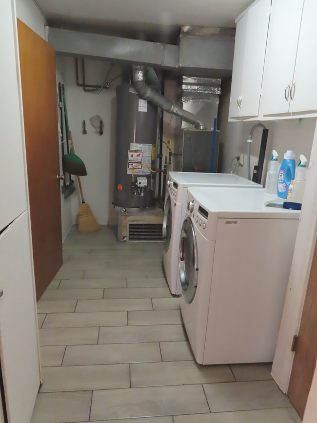 laundry room - 902 E Prince Rd