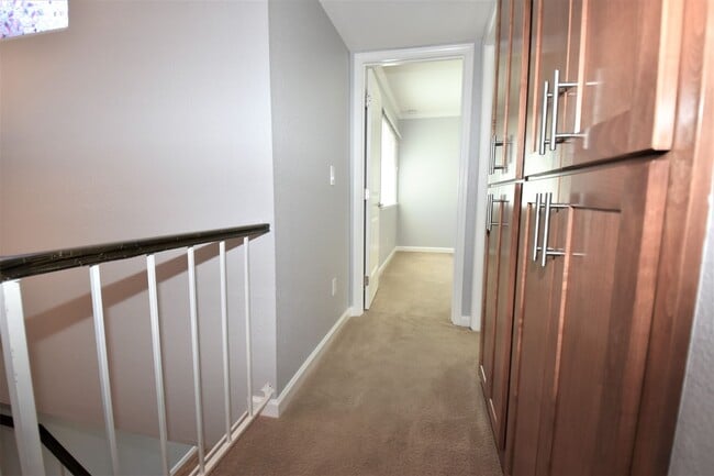 Building Photo - 5030 Greenberry Dr