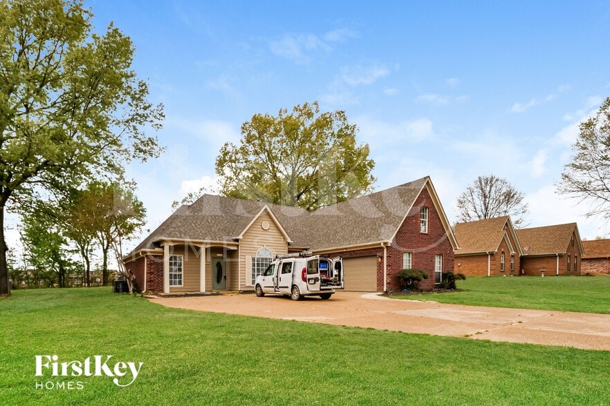 Building Photo - 7601 Broken Hickory Dr