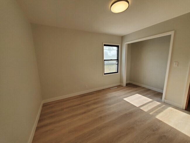 Building Photo - 10051 Magnolia St NW