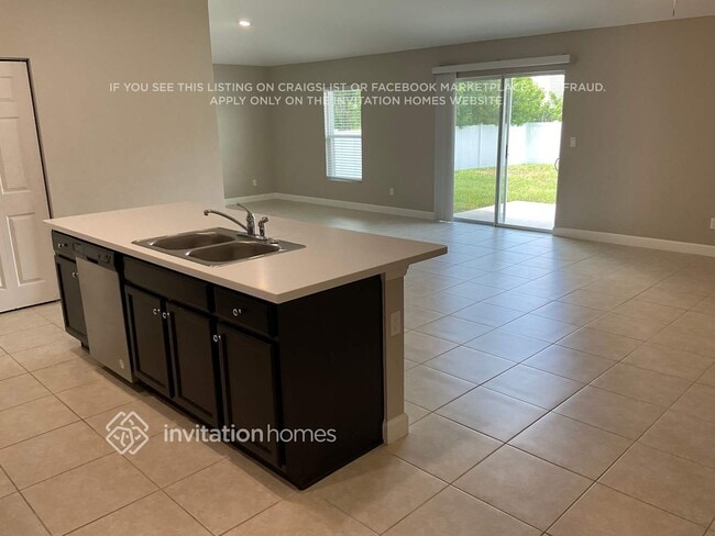 Building Photo - 1306 Mariner Ave SE