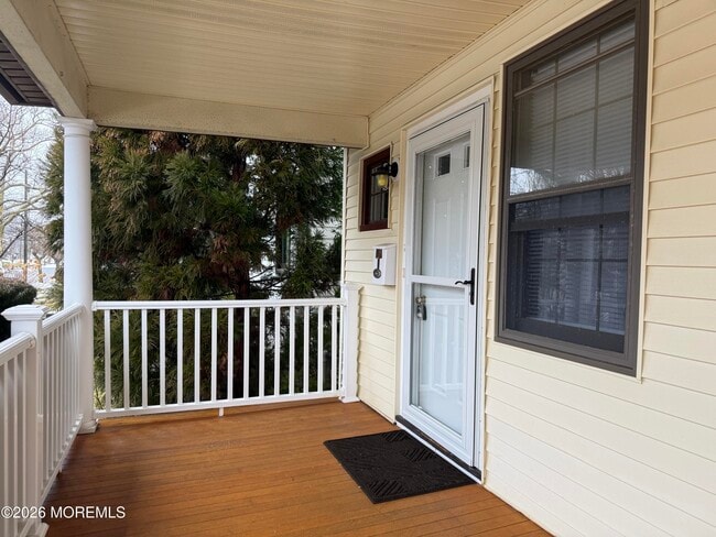 Building Photo - 304 Lareine Ave