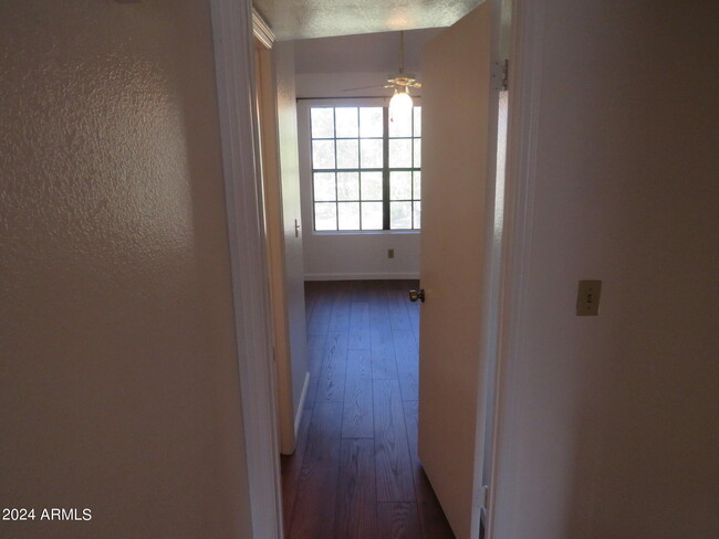 Building Photo - 921 W University Dr