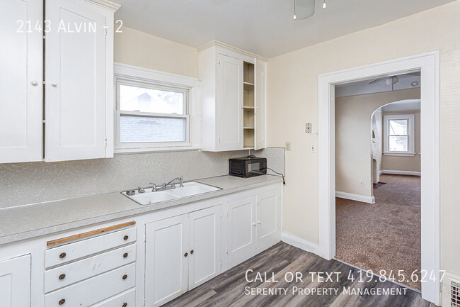 Building Photo - ?? Snag This Lucky Apartment Before the Le...