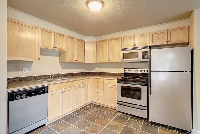 Building Photo - Corbella at Juanita Bay