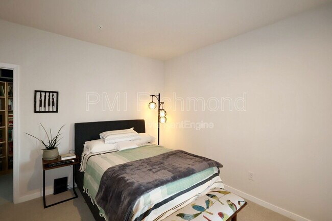 Building Photo - 2445 Ownby Ln