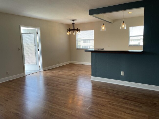 Building Photo - 457 Brittany Dr