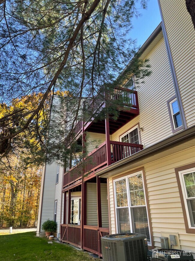 Building Photo - 5192 Beech Ct