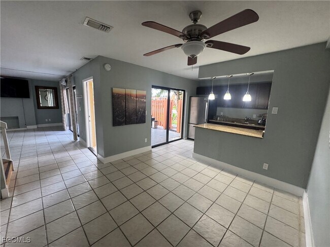 Building Photo - 1708 Park Meadows Dr