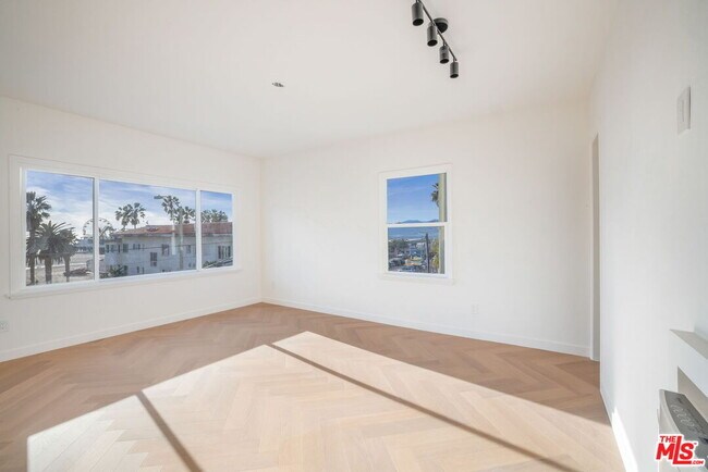 Building Photo - 1661 Appian Way