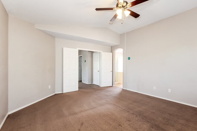 Building Photo - 16186 N 158th Dr