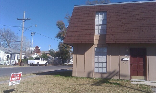 Primary Photo - 419 Zinnia Ave