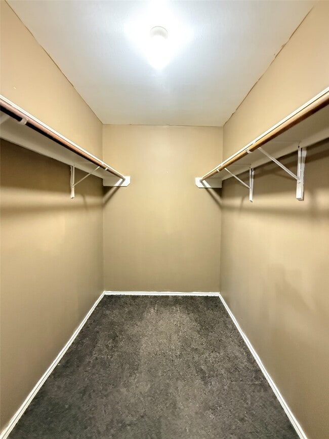 Building Photo - 17318 Glenmorris Dr