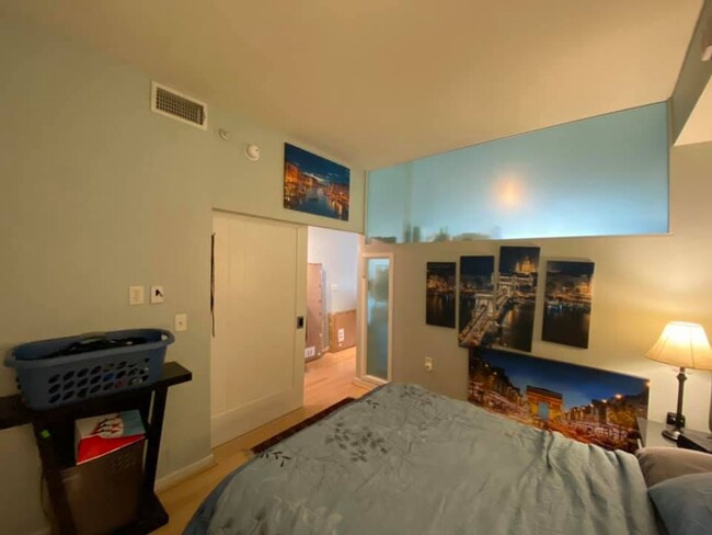 Building Photo - Lovely 1 BR + Den/1 BA Condo in Mount Vern...