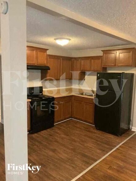 Building Photo - 817 Beechwood Ave SW
