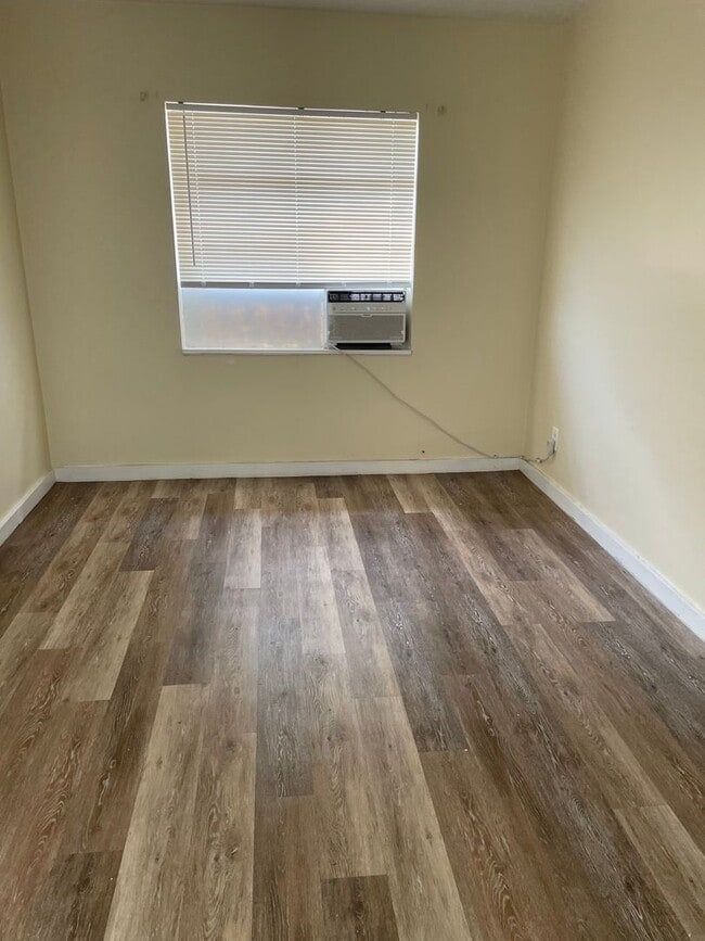 Building Photo - 861-863 22nd Ave S