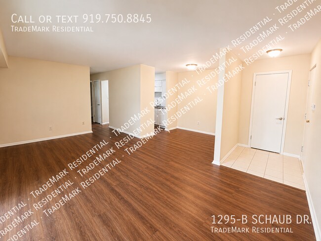 Building Photo - 1295 Schaub Dr