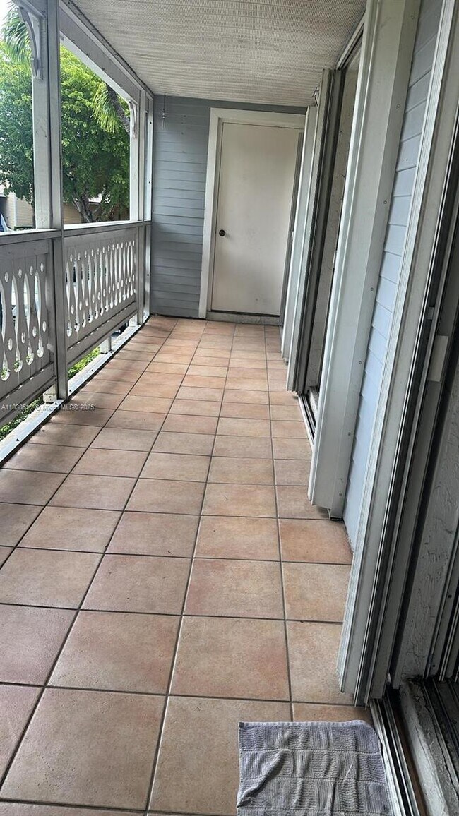 Building Photo - 10441 Mahogany Key Cir