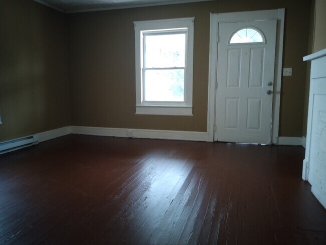 Building Photo - 2 Bedroom in Greenville