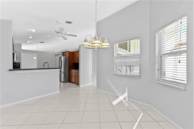 Building Photo - 14066 Glenlyon Ct
