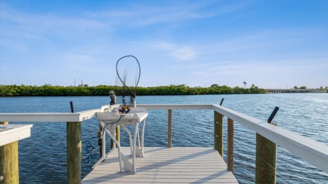 Building Photo - 100 61st St E