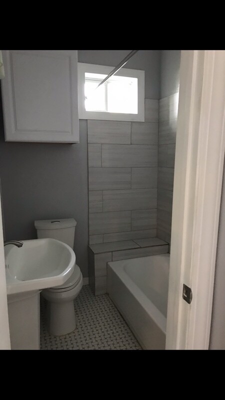 Building Photo - 802 Denver Blvd