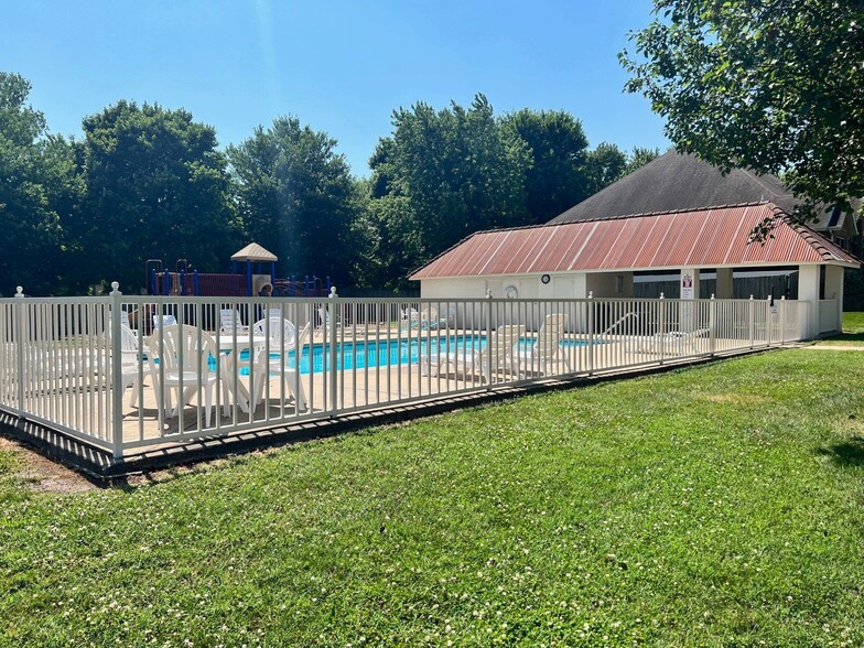 Building Photo - 413 Denton Cir