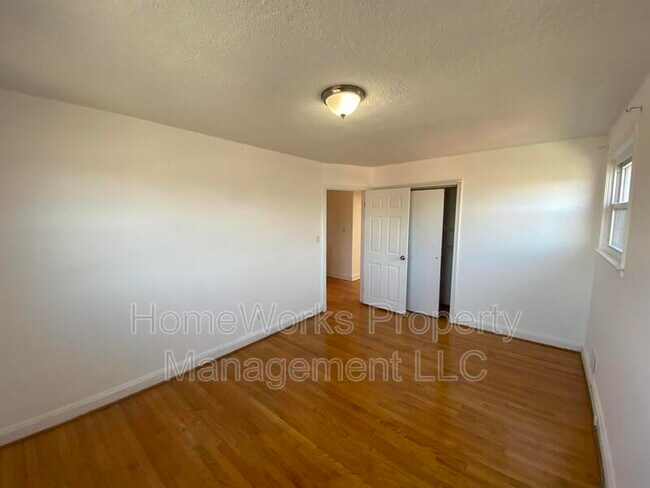 Building Photo - 1127 Deanwood Rd