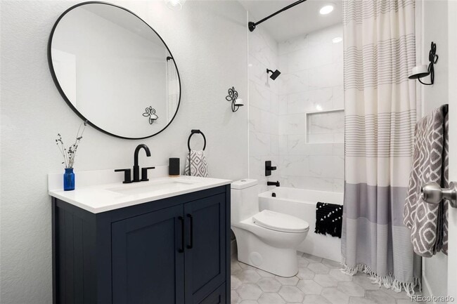 Building Photo - For Rent | $4,395/Month | 5 Bed | 4 Bath