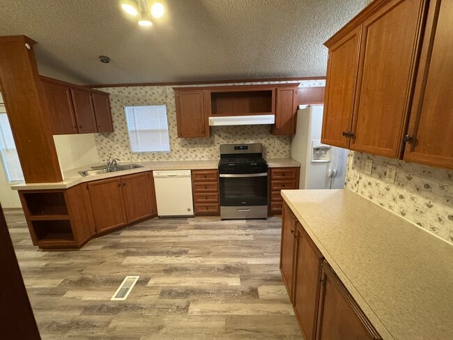 Building Photo - 70 Timber Rd