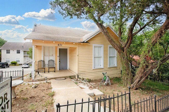 Primary Photo - 2 br, 1 bath House - 431 Lindsey St