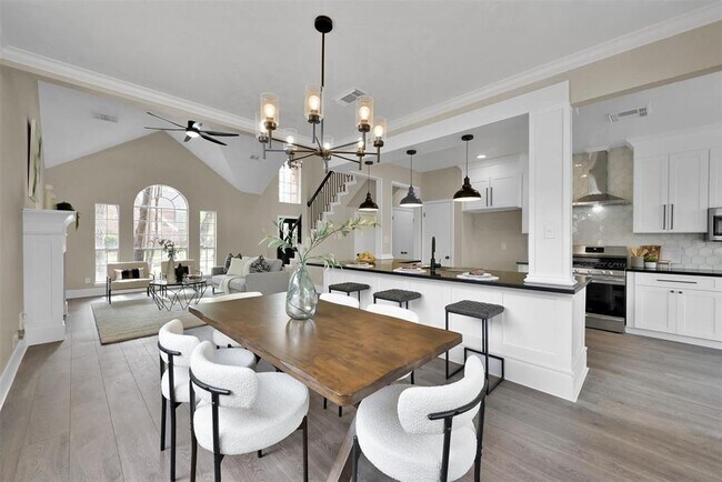 Building Photo - 14410 Cypress Falls Dr