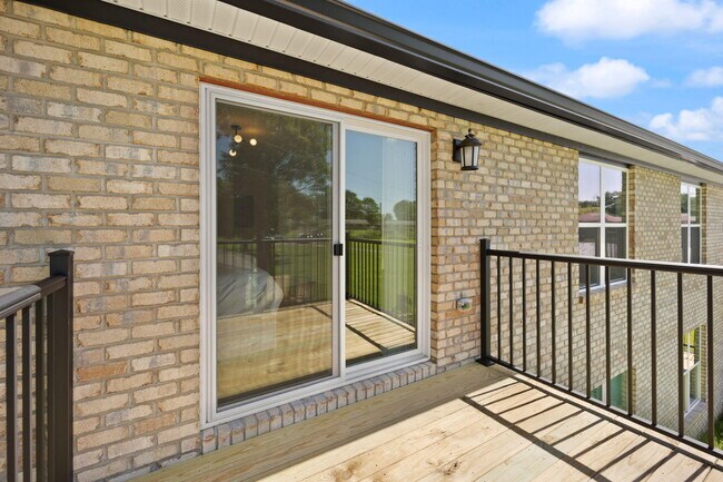 Building Photo - B2 Nasim Way