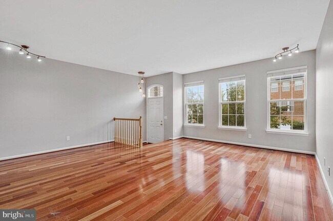 Building Photo - 2504 Woodrow Wilson Dr