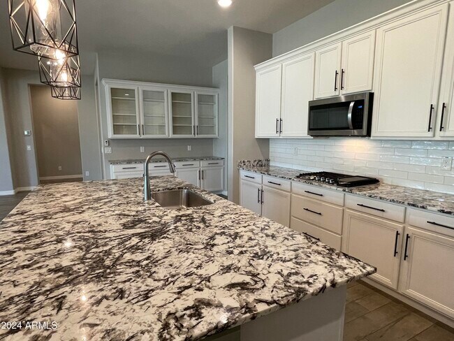 Building Photo - 22834 E Silver Crk Ln