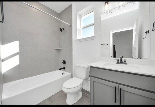 Building Photo - 7418 Auburn Wheat Dr