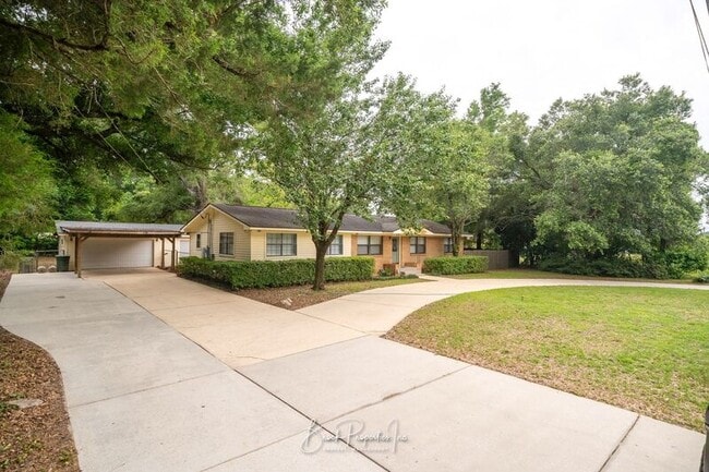 Building Photo - 1511 Woodchuck Ave