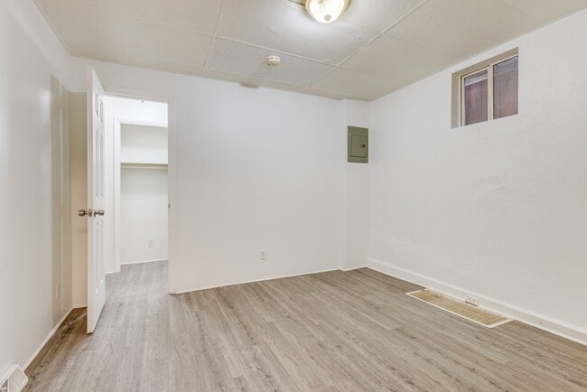 Building Photo - 705 Brownsville Rd