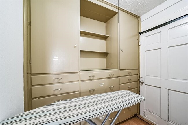 Building Photo - 3423 Ozark St