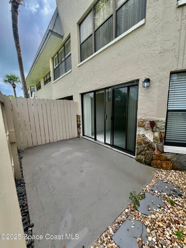 Building Photo - 305 Tangle Run Blvd