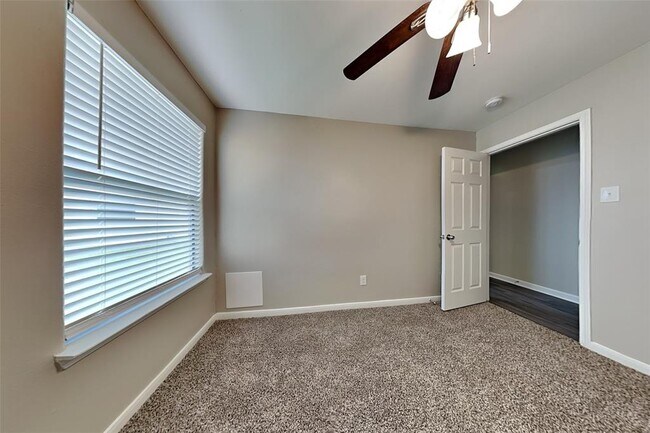Building Photo - 28903 W Pecos River Ct