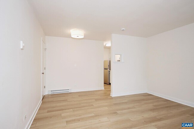 Building Photo - 2114 Ivy Rd