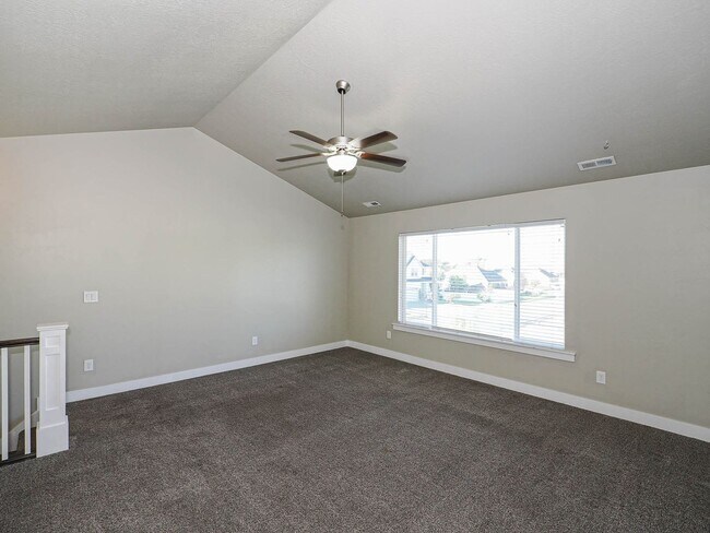 Building Photo - 4-bedroom, 2.5 bathroom Home