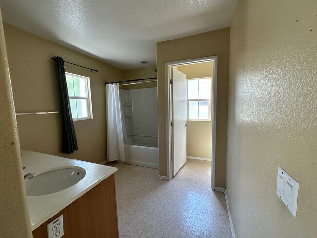 Building Photo - 1431 Trouville Ln