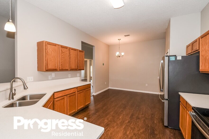 Building Photo - 14064 Fish Eagle Dr E