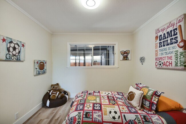 Building Photo - Beautifully Remodeled 3 Bedroom Home Near Stanford & Major Tech Campuses!