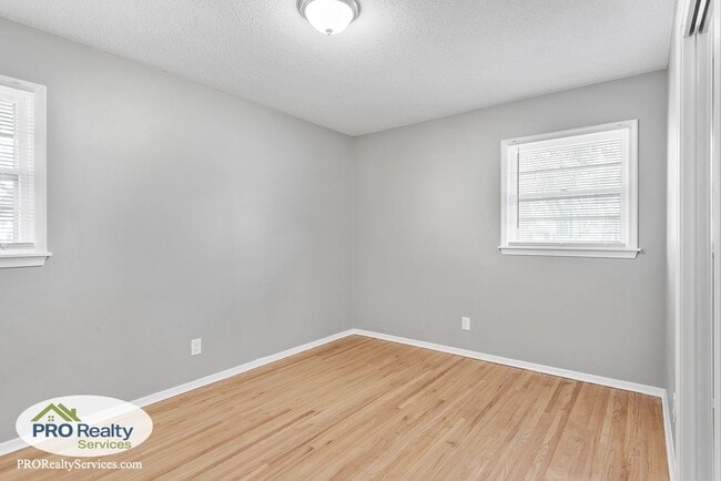 Building Photo - 431 Egret Blvd NW