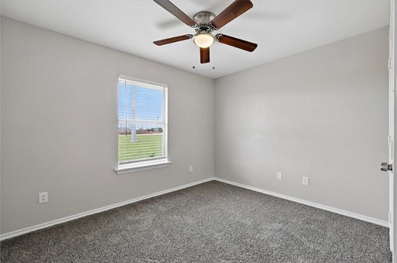 Building Photo - 310 California Dr