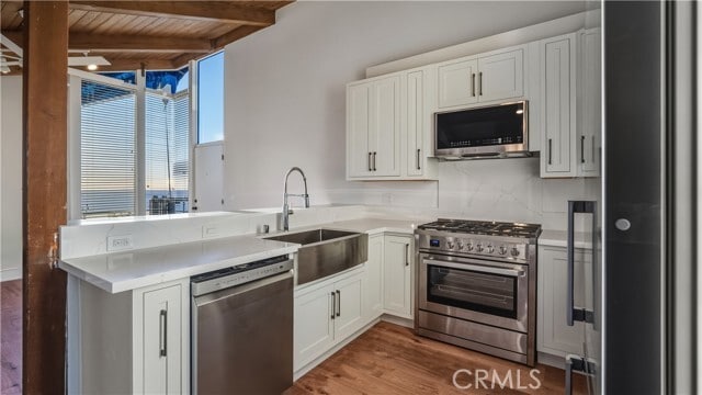 Building Photo - 2101 Glenneyre St